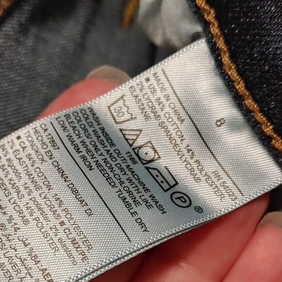 Curvy Jeans 2 - Picture 9 of 9